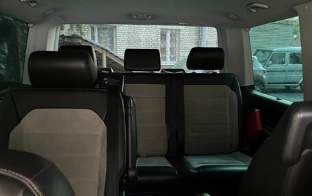 Volkswagen Multivan T6 рестайлинг, 2016 год, 4 200 000 рублей, 10 фотография