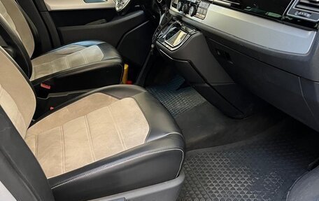 Volkswagen Multivan T6 рестайлинг, 2016 год, 4 200 000 рублей, 12 фотография
