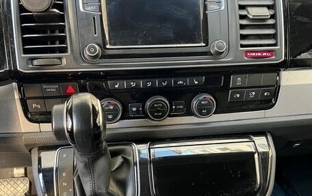 Volkswagen Multivan T6 рестайлинг, 2016 год, 4 200 000 рублей, 5 фотография