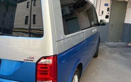 Volkswagen Multivan T6 рестайлинг, 2016 год, 4 200 000 рублей, 31 фотография