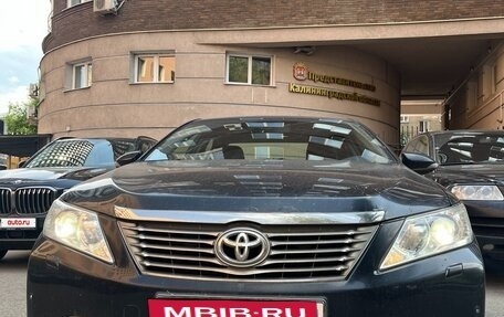 Toyota Camry, 2012 год, 1 900 000 рублей, 2 фотография
