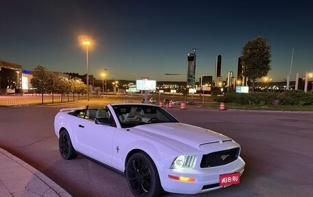 Ford Mustang VI рестайлинг, 2005 год, 2 900 000 рублей, 6 фотография