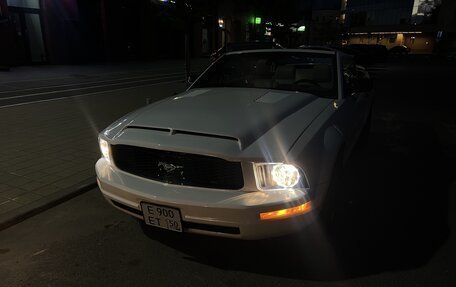 Ford Mustang VI рестайлинг, 2005 год, 2 900 000 рублей, 13 фотография
