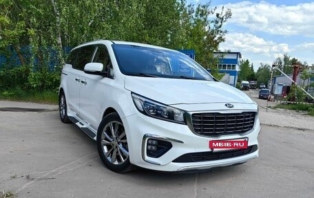 KIA Carnival III, 2019 год, 3 090 000 рублей, 6 фотография