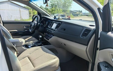 KIA Carnival III, 2019 год, 3 090 000 рублей, 15 фотография