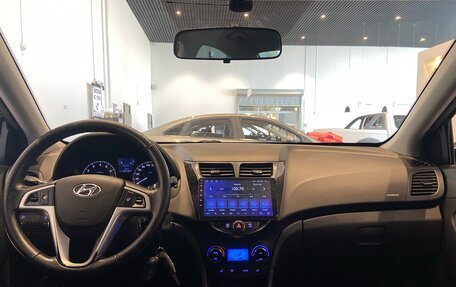 Hyundai Solaris II рестайлинг, 2011 год, 735 000 рублей, 27 фотография