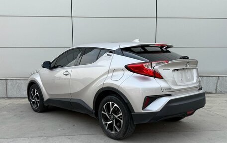 Toyota C-HR I рестайлинг, 2022 год, 1 920 000 рублей, 4 фотография