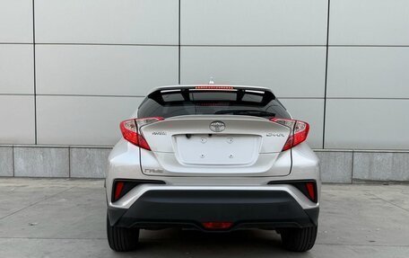 Toyota C-HR I рестайлинг, 2022 год, 1 920 000 рублей, 5 фотография