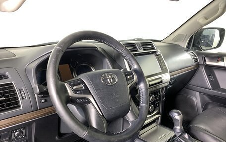 Toyota Land Cruiser Prado 150 рестайлинг 2, 2018 год, 4 939 000 рублей, 11 фотография