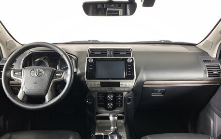 Toyota Land Cruiser Prado 150 рестайлинг 2, 2018 год, 4 939 000 рублей, 12 фотография