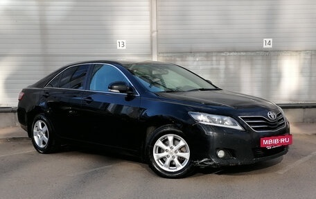 Toyota Camry, 2011 год, 865 000 рублей, 4 фотография