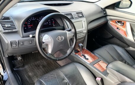 Toyota Camry, 2011 год, 865 000 рублей, 10 фотография