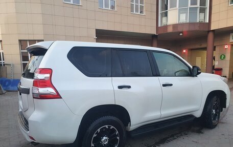 Toyota Land Cruiser Prado 150 рестайлинг 2, 2017 год, 2 550 000 рублей, 6 фотография