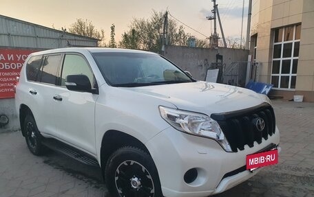 Toyota Land Cruiser Prado 150 рестайлинг 2, 2017 год, 2 550 000 рублей, 3 фотография