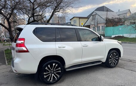 Toyota Land Cruiser Prado 150 рестайлинг 2, 2017 год, 4 850 000 рублей, 10 фотография