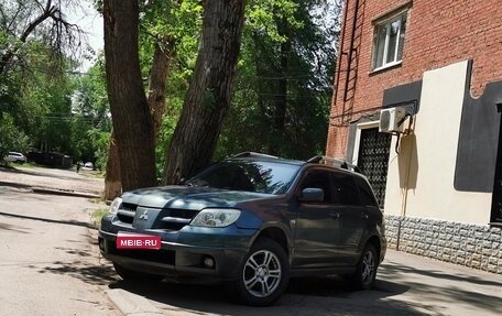 Mitsubishi Outlander III рестайлинг 3, 2002 год, 570 000 рублей, 1 фотография