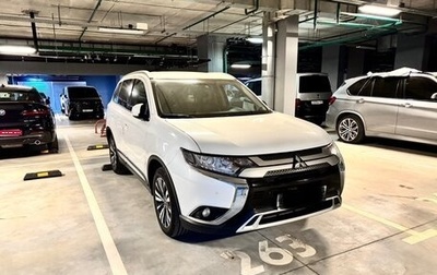 Mitsubishi Outlander III рестайлинг 3, 2019 год, 2 450 000 рублей, 1 фотография