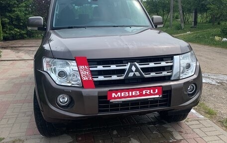 Mitsubishi Pajero IV, 2012 год, 1 850 000 рублей, 2 фотография