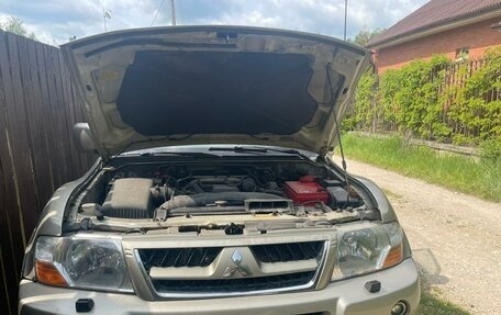Mitsubishi Pajero III рестайлинг, 2006 год, 800 000 рублей, 7 фотография