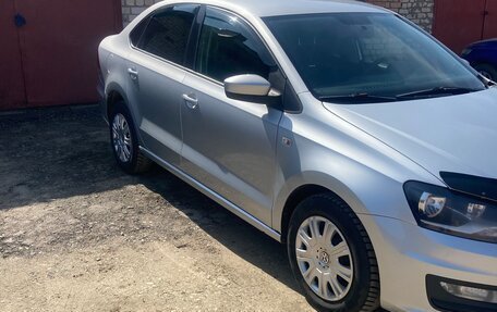 Volkswagen Polo VI (EU Market), 2015 год, 870 000 рублей, 2 фотография