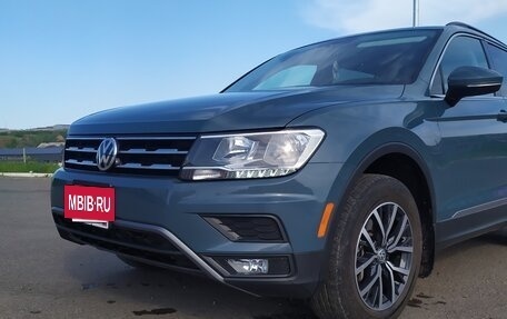 Volkswagen Tiguan II, 2021 год, 2 850 000 рублей, 2 фотография