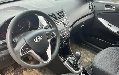 Hyundai Solaris II рестайлинг, 2015 год, 940 000 рублей, 3 фотография