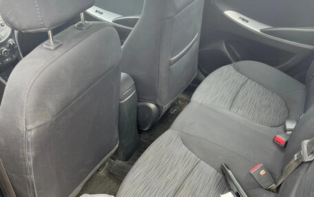 Hyundai Solaris II рестайлинг, 2015 год, 940 000 рублей, 4 фотография
