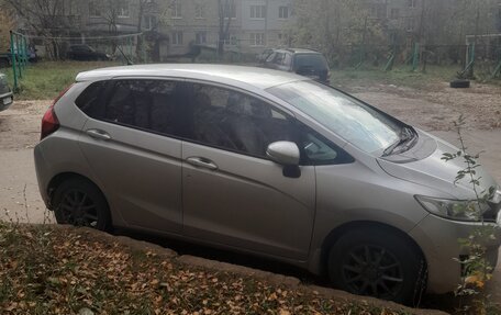 Honda Fit III, 2017 год, 750 000 рублей, 2 фотография