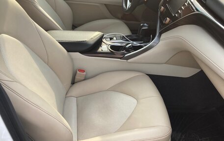 Toyota Camry, 2018 год, 2 750 000 рублей, 12 фотография
