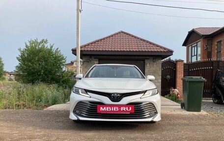 Toyota Camry, 2018 год, 2 750 000 рублей, 2 фотография