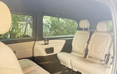 Mercedes-Benz V-Класс, 2019 год, 5 000 000 рублей, 8 фотография