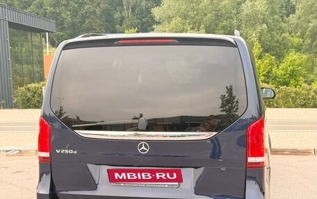 Mercedes-Benz V-Класс, 2019 год, 5 000 000 рублей, 4 фотография