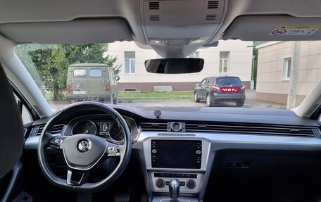 Volkswagen Passat B8 рестайлинг, 2019 год, 2 400 000 рублей, 12 фотография