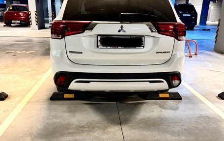 Mitsubishi Outlander III рестайлинг 3, 2019 год, 2 450 000 рублей, 9 фотография