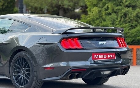 Ford Mustang VI рестайлинг, 2018 год, 4 999 000 рублей, 25 фотография