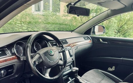 Skoda Superb III рестайлинг, 2011 год, 550 000 рублей, 6 фотография