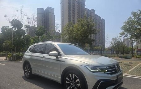 Volkswagen Tiguan II, 2021 год, 2 460 446 рублей, 2 фотография