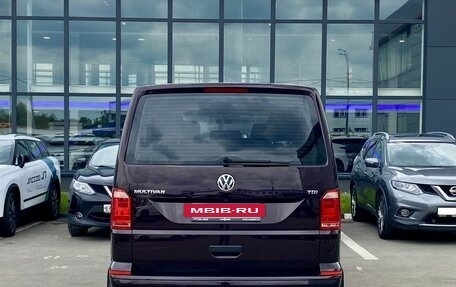 Volkswagen Multivan T6 рестайлинг, 2017 год, 2 999 000 рублей, 6 фотография