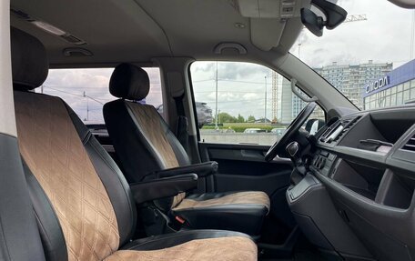 Volkswagen Multivan T6 рестайлинг, 2017 год, 2 999 000 рублей, 19 фотография