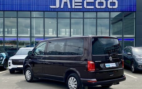 Volkswagen Multivan T6 рестайлинг, 2017 год, 2 999 000 рублей, 7 фотография