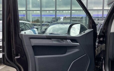 Volkswagen Multivan T6 рестайлинг, 2017 год, 2 999 000 рублей, 16 фотография