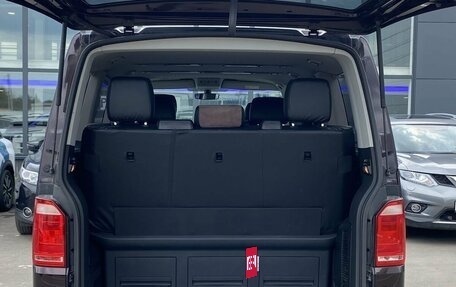 Volkswagen Multivan T6 рестайлинг, 2017 год, 2 999 000 рублей, 10 фотография