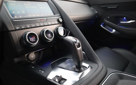 Jaguar E-Pace, 2019 год, 2 700 000 рублей, 17 фотография