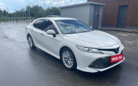 Toyota Camry, 2018 год, 3 100 000 рублей, 9 фотография