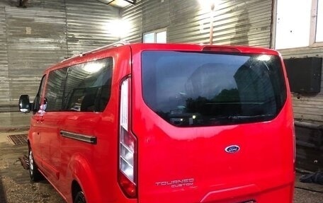 Ford Tourneo Custom I рестайлинг, 2013 год, 1 700 000 рублей, 4 фотография