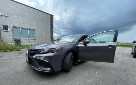 Toyota Camry, 2022 год, 2 400 000 рублей, 3 фотография
