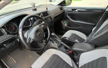 Volkswagen Jetta VI, 2015 год, 850 000 рублей, 3 фотография