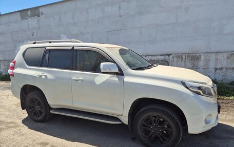 Toyota Land Cruiser Prado 150 рестайлинг 2, 2014 год, 3 290 000 рублей, 3 фотография