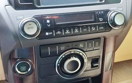 Toyota Land Cruiser Prado 150 рестайлинг 2, 2014 год, 3 149 000 рублей, 12 фотография
