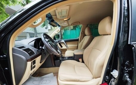 Toyota Land Cruiser Prado 150 рестайлинг 2, 2014 год, 3 149 000 рублей, 6 фотография